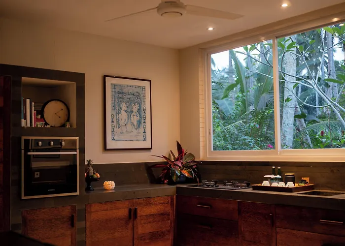 Kelapa Retreat And منتجع